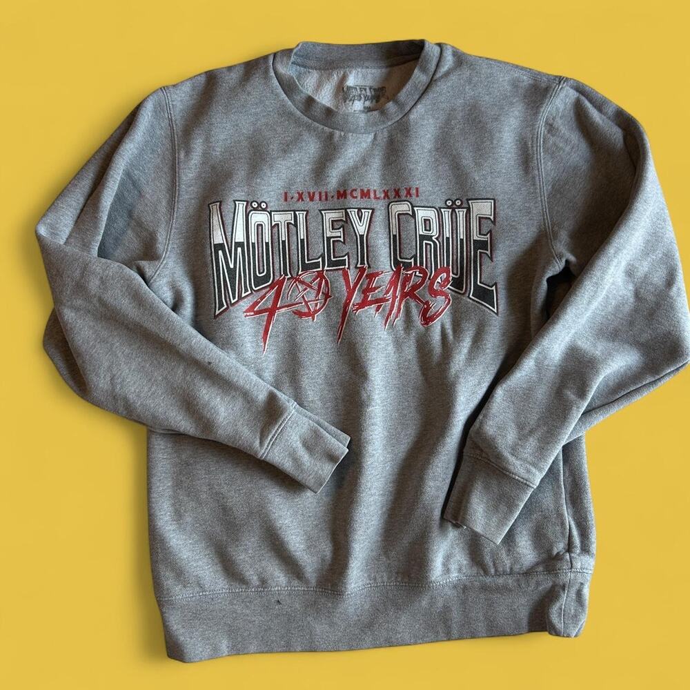 Motley crue 40th anniversary gray